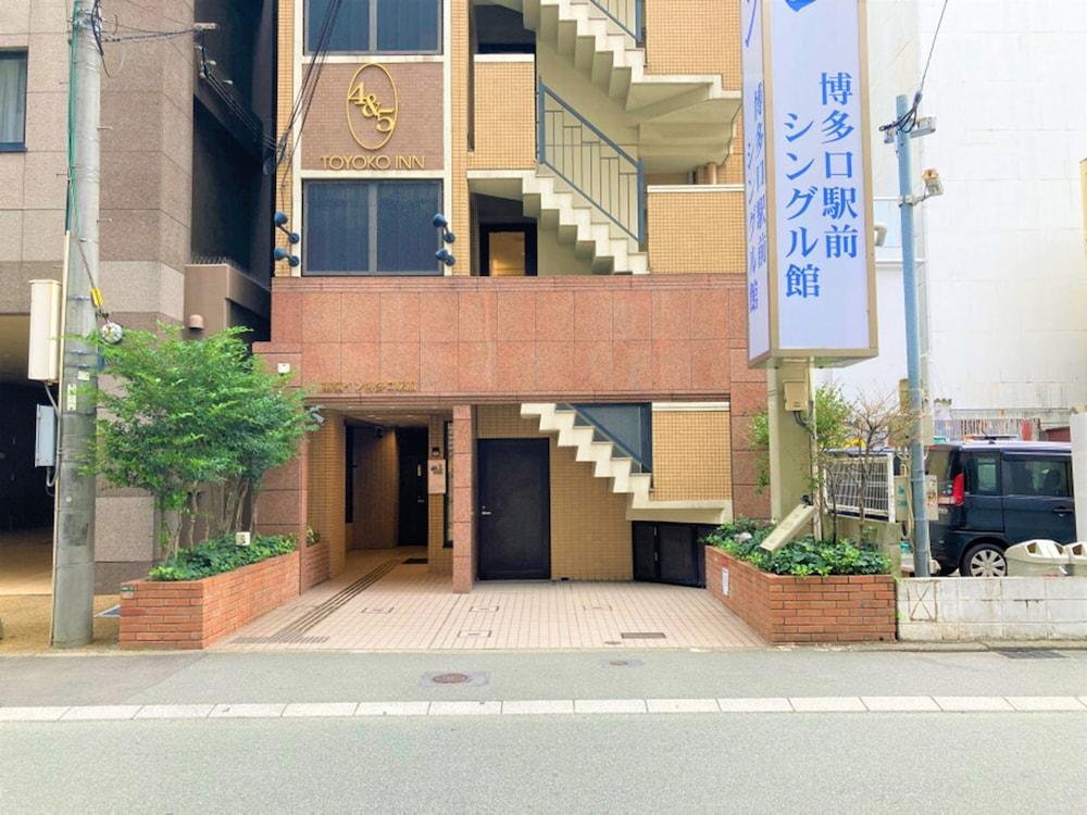 Toyoko Inn Hakata-Guchi Ekimae Fukuoka  Buitenkant foto