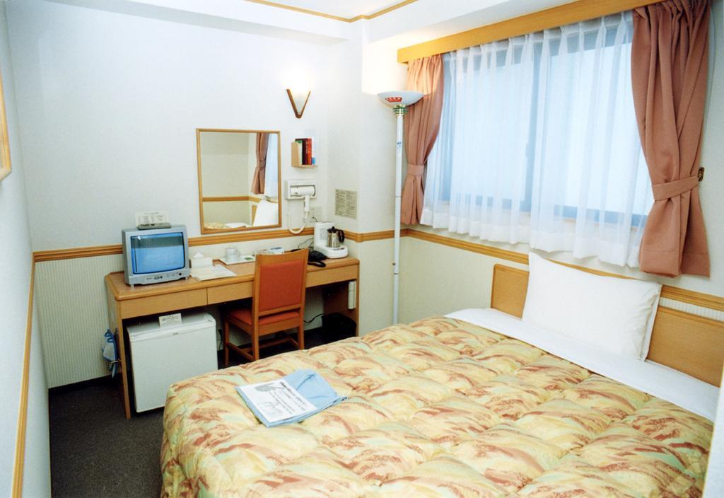 Toyoko Inn Hakata-Guchi Ekimae Fukuoka  Kamer foto